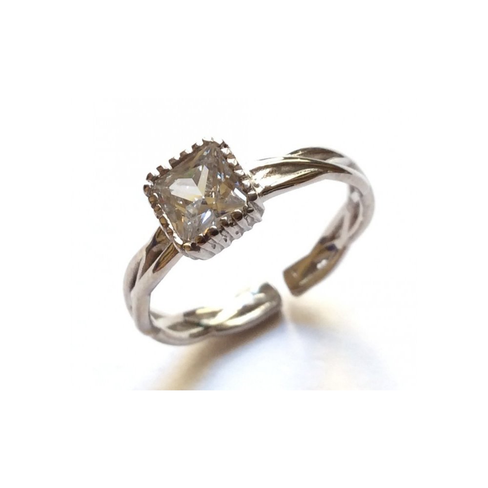 Silver single stone ring with white zircon