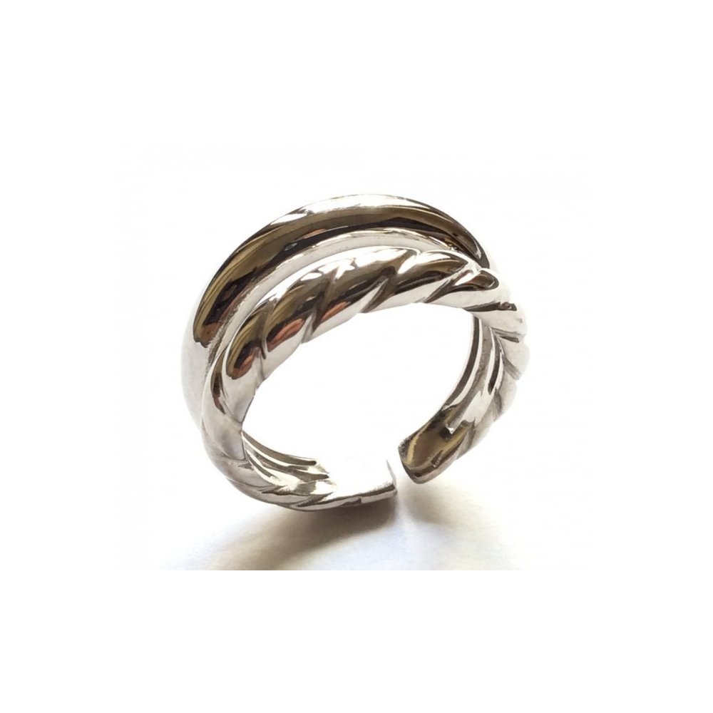 Silver biver ring with twist and mirror bevel