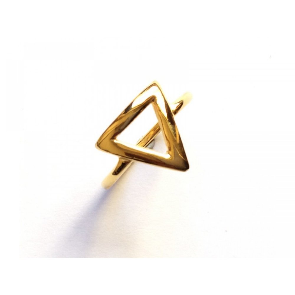 Silver ring with triangle motif