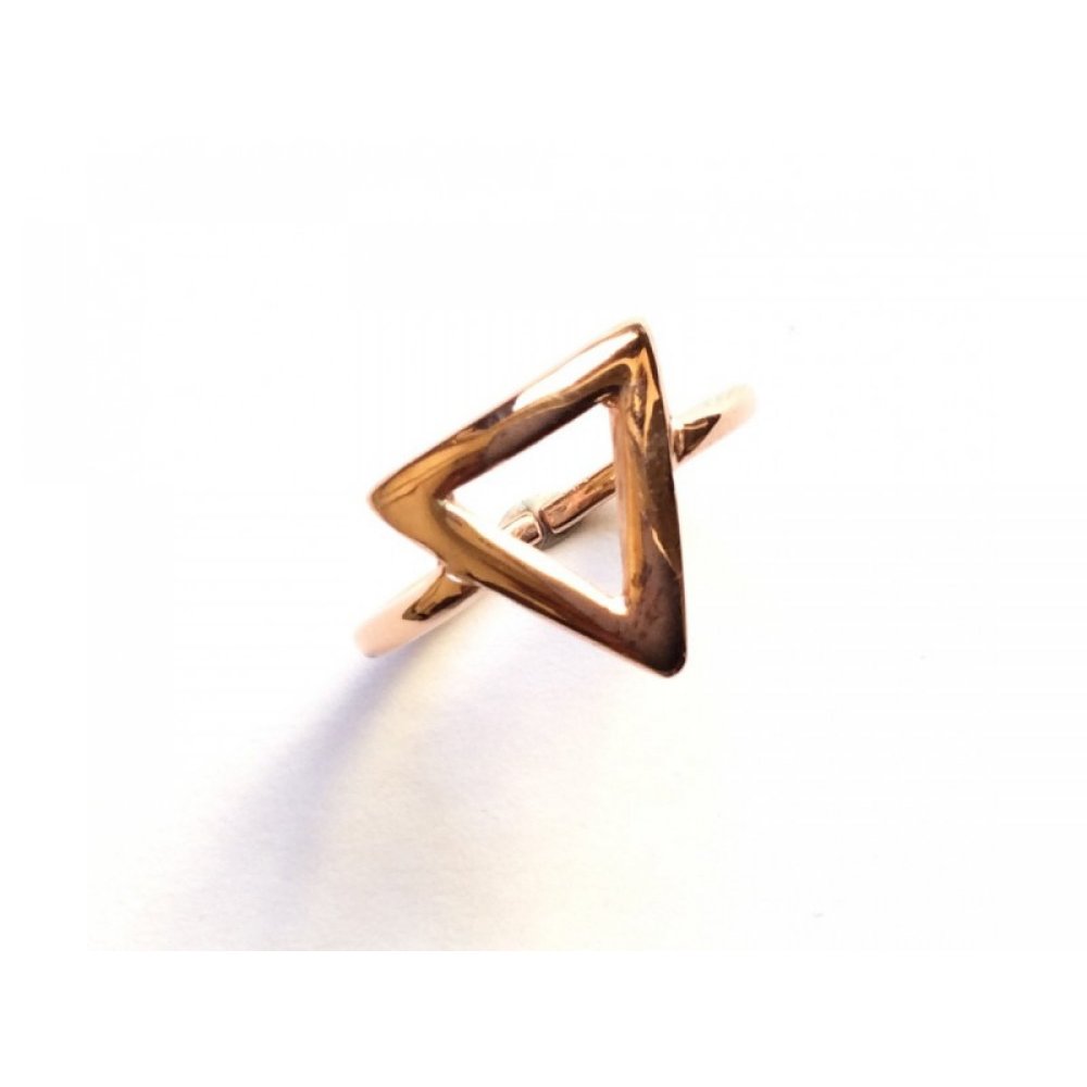 Silver ring with triangle motif