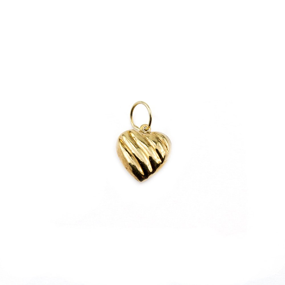 Yellow gold heart pendant