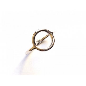 Geometry Silver ring with circle motif