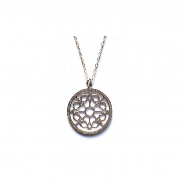 Nostalgia Silver necklace with a round motif